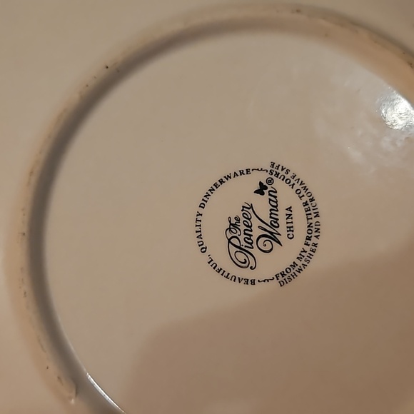 The pioneer women. Vintage bloom turquoise floral salad and dinner plates - Picture 6 of 9